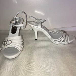 Women’s held with rhinestones